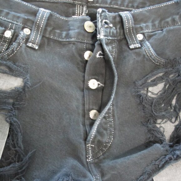 LEVI'S 501 Shorts Women's Size 28 Button-Fly Dark Wash Distressed Cut-Off Denim - Picture 6 of 10
